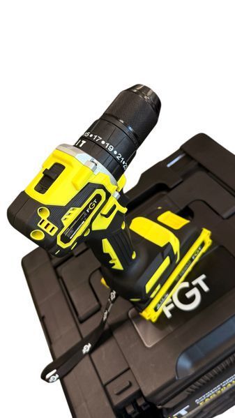 Акумуляторний шуруповерт FGT CD255M EP (4.0 Аг х2, зарядни пристрій) в сумці CD255M-4EP фото